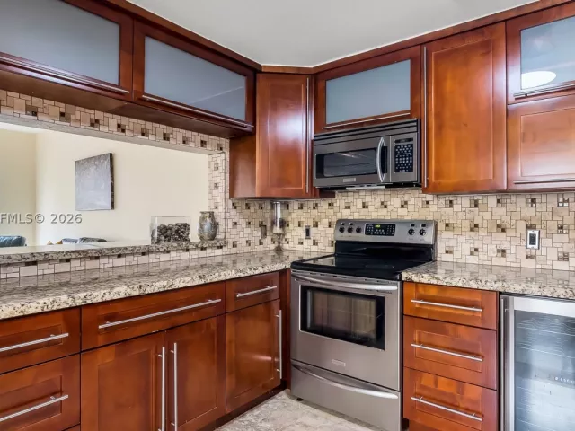 2-bedroom home for sale in Lauderdale By The Sea - 2005 Ocean Walk ter - MondialRealty