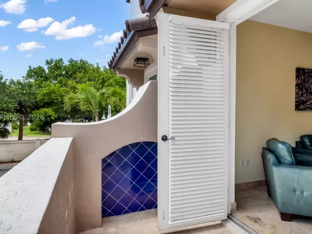 2-bedroom home for sale in Lauderdale By The Sea - 2005 Ocean Walk ter - MondialRealty