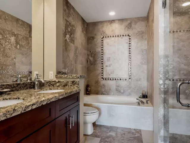 2-bedroom home for sale in Lauderdale By The Sea - 2005 Ocean Walk ter - MondialRealty
