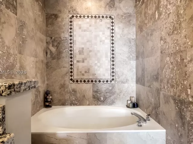 2-bedroom home for sale in Lauderdale By The Sea - 2005 Ocean Walk ter - MondialRealty