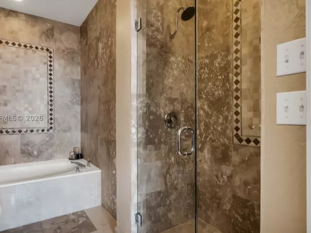 2-bedroom home for sale in Lauderdale By The Sea - 2005 Ocean Walk ter - MondialRealty