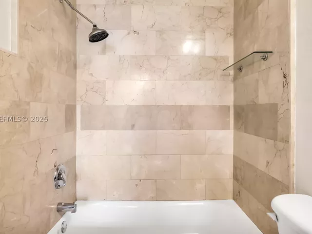 2-bedroom home for sale in Lauderdale By The Sea - 2005 Ocean Walk ter - MondialRealty