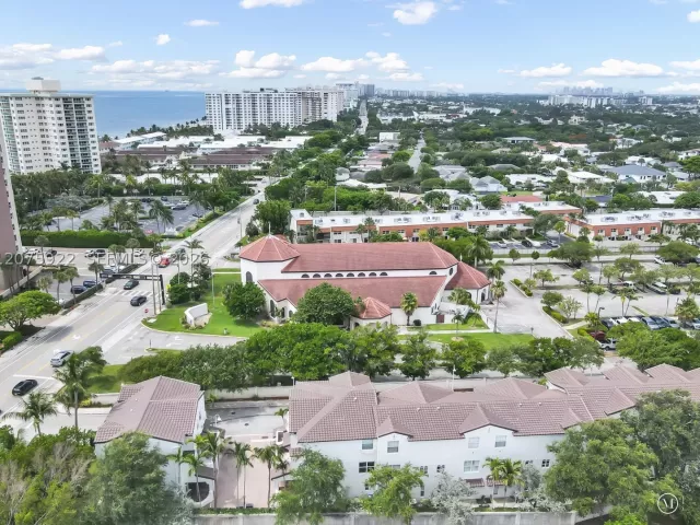 2-bedroom home for sale in Lauderdale By The Sea - 2005 Ocean Walk ter - MondialRealty