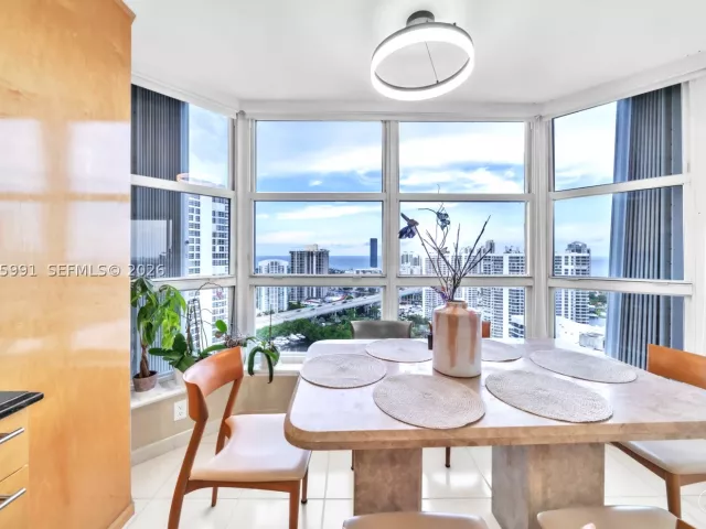 2-bedroom condo for rent in Aventura - 3530 Mystic Pointe Dr 3210 - MondialRealty