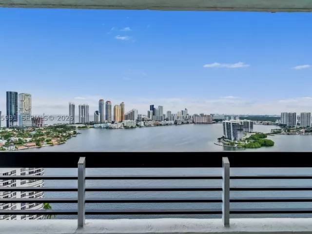 2-bedroom condo for rent in Aventura - 3530 Mystic Pointe Dr 3210 - MondialRealty