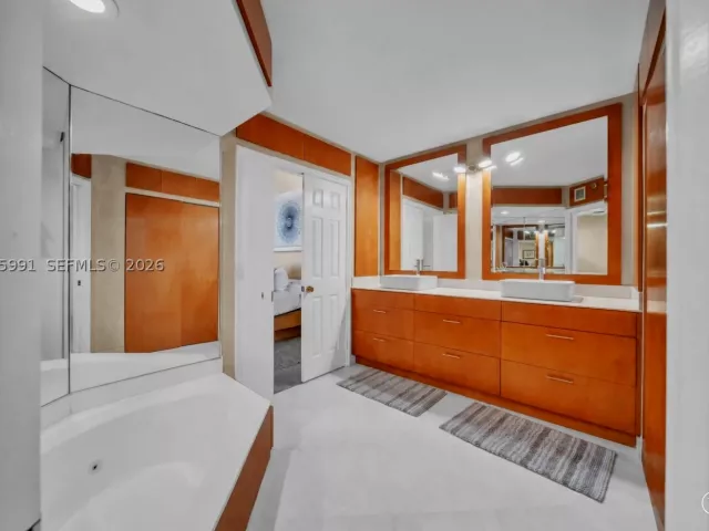 2-bedroom condo for rent in Aventura - 3530 Mystic Pointe Dr 3210 - MondialRealty