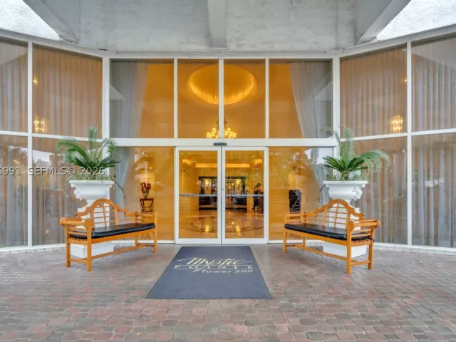 2-bedroom condo for rent in Aventura - 3530 Mystic Pointe Dr 3210 - MondialRealty