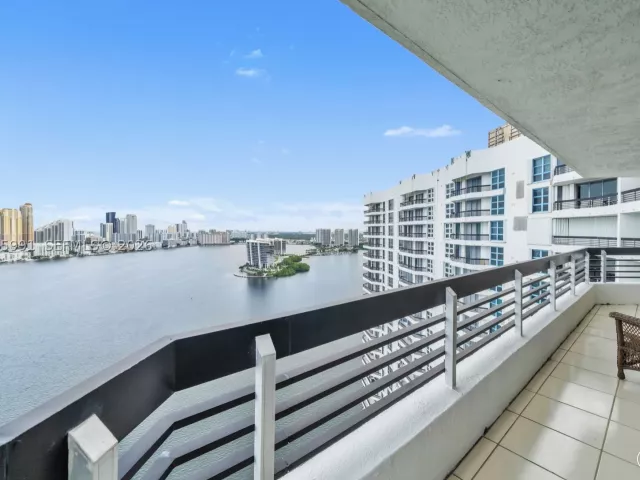 2-bedroom condo for rent in Aventura - 3530 Mystic Pointe Dr 3210 - MondialRealty