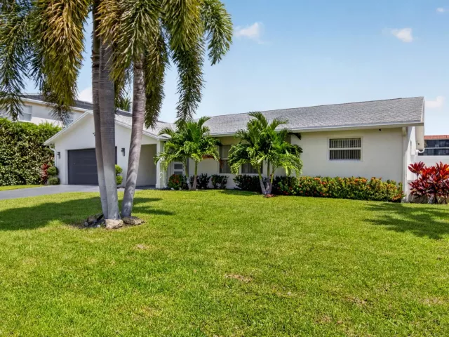 4-bedroom home for rent in Boca Raton - 787 Havana Drive - MondialRealty