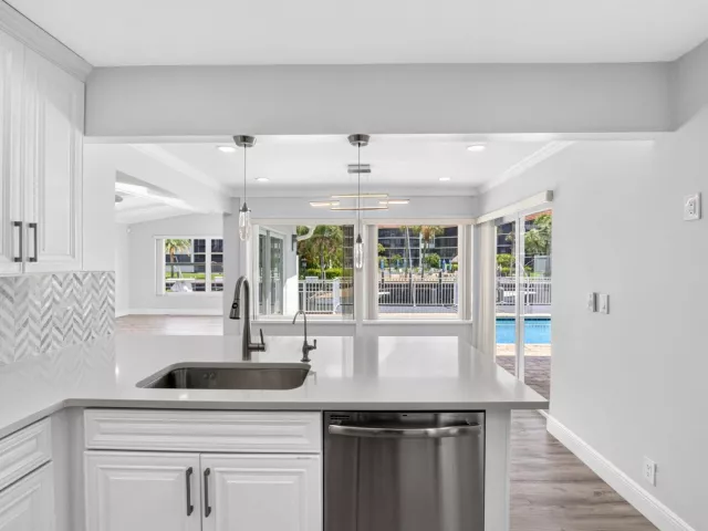 4-bedroom home for rent in Boca Raton - 787 Havana Drive - MondialRealty