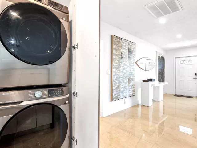 3-bedroom home for rent in Pompano Beach - 505 SE 28TH Avenue - MondialRealty