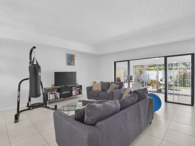 3-bedroom home for rent in Boca Raton - 19881 VILLA MEDICI Place - MondialRealty