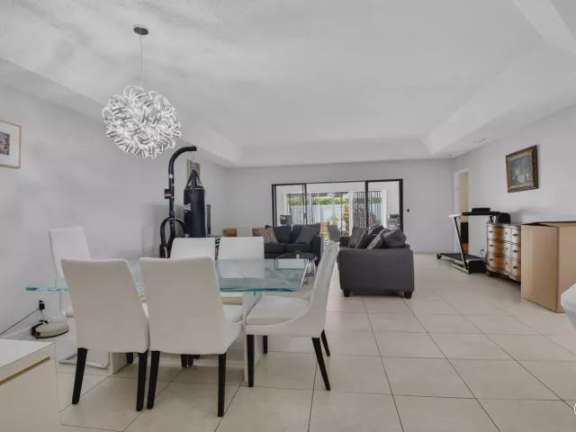 3-bedroom home for rent in Boca Raton - 19881 VILLA MEDICI Place - MondialRealty
