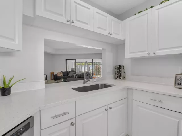 3-bedroom home for rent in Boca Raton - 19881 VILLA MEDICI Place - MondialRealty