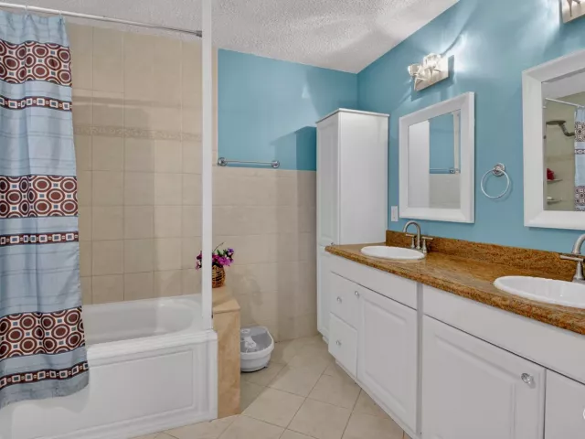 3-bedroom home for rent in Boca Raton - 19881 VILLA MEDICI Place - MondialRealty