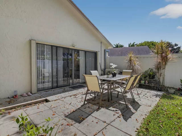 3-bedroom home for rent in Boca Raton - 19881 VILLA MEDICI Place - MondialRealty