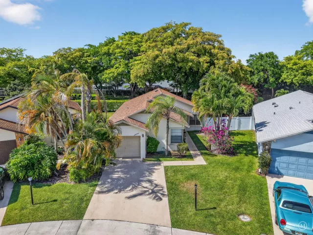 3-bedroom home for rent in Boca Raton - 19881 VILLA MEDICI Place - MondialRealty