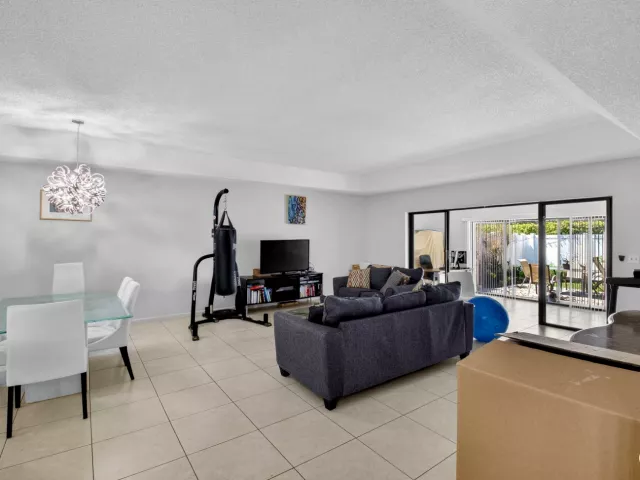 3-bedroom home for rent in Boca Raton - 19881 VILLA MEDICI Place - MondialRealty