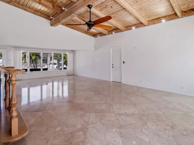 3-bedroom home for rent in Fort Lauderdale - 2613 Tortugas Ln - MondialRealty