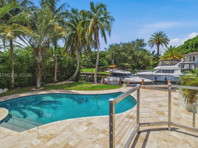 3-bedroom home for rent in Fort Lauderdale - 2613 Tortugas Ln - MondialRealty