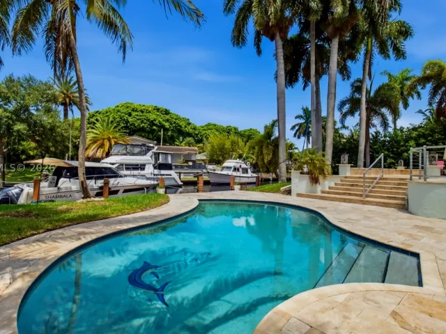 3-bedroom home for rent in Fort Lauderdale - 2613 Tortugas Ln - MondialRealty