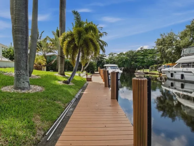 3-bedroom home for rent in Fort Lauderdale - 2613 Tortugas Ln - MondialRealty