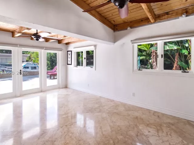 3-bedroom home for rent in Fort Lauderdale - 2613 Tortugas Ln - MondialRealty