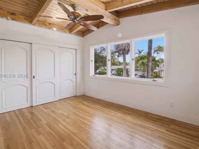 3-bedroom home for rent in Fort Lauderdale - 2613 Tortugas Ln - MondialRealty