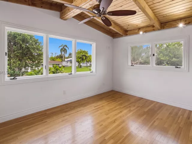 3-bedroom home for rent in Fort Lauderdale - 2613 Tortugas Ln - MondialRealty