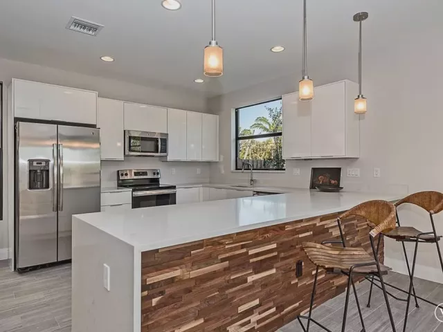 3-bedroom home for rent in Fort Lauderdale - 1101 NE 3RD Avenue - MondialRealty