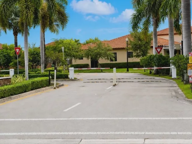 5-bedroom home for rent in Homestead - 191 SE 35th Ave - MondialRealty