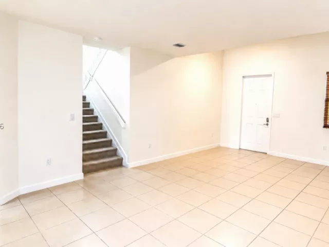 5-bedroom home for rent in Homestead - 191 SE 35th Ave - MondialRealty