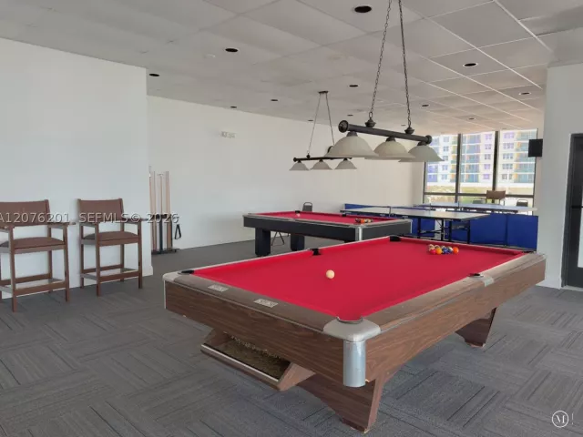 2-bedroom condo for rent in Hollywood - 2401 S Ocean Dr 507 - MondialRealty