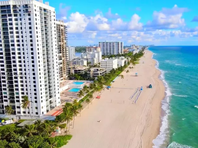 2-bedroom condo for rent in Hollywood - 2401 S Ocean Dr 507 - MondialRealty