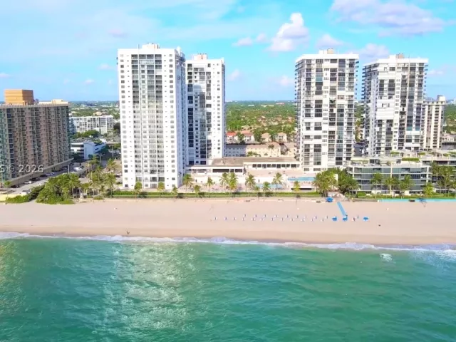 2-bedroom condo for rent in Hollywood - 2401 S Ocean Dr 507 - MondialRealty