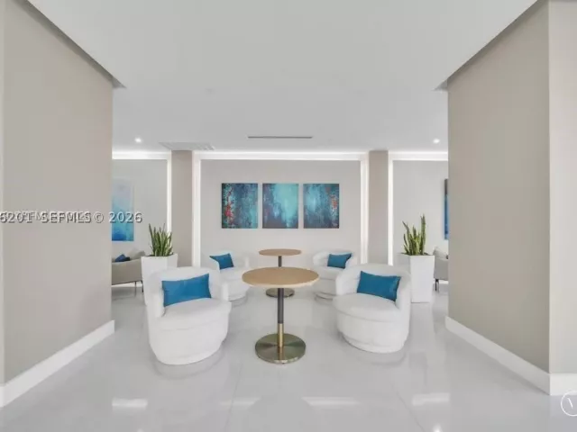 2-bedroom condo for rent in Hollywood - 2401 S Ocean Dr 507 - MondialRealty