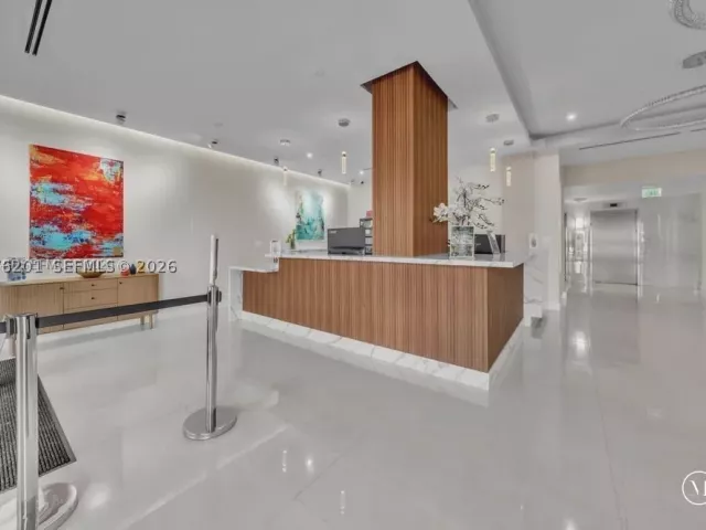 2-bedroom condo for rent in Hollywood - 2401 S Ocean Dr 507 - MondialRealty