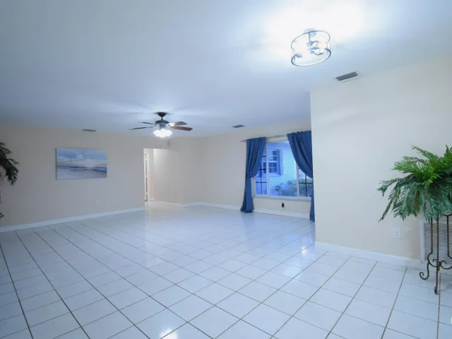 3-bedroom home for rent in Boca Raton - 22584 Lanyard Street - MondialRealty