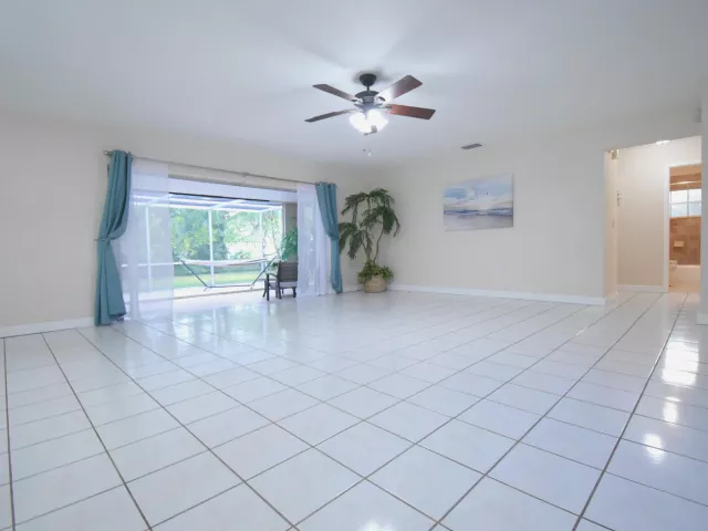 3-bedroom home for rent in Boca Raton - 22584 Lanyard Street - MondialRealty
