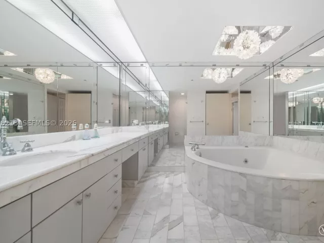 2-bedroom condo for rent in Aventura - 19707 Turnberry Way 6K - MondialRealty