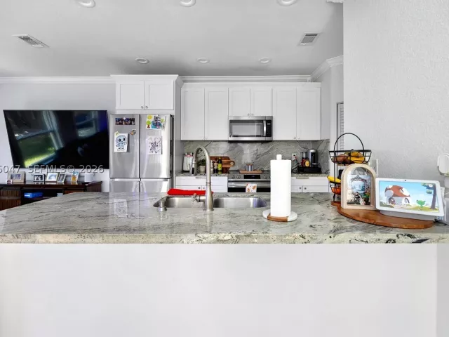 3-bedroom home for sale in Homestead - 1602 SE 20th Rd - MondialRealty