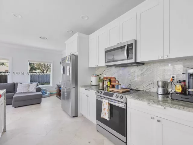3-bedroom home for sale in Homestead - 1602 SE 20th Rd - MondialRealty