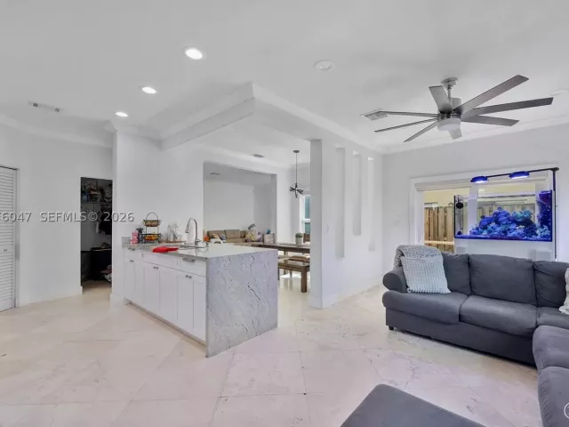 3-bedroom home for sale in Homestead - 1602 SE 20th Rd - MondialRealty