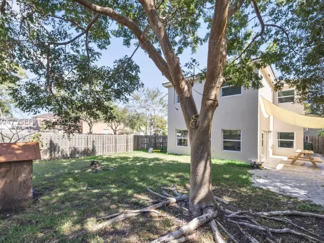 3-bedroom home for sale in Homestead - 1602 SE 20th Rd - MondialRealty