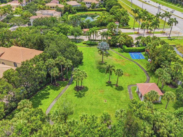 6-bedroom home for sale in West Palm Beach - 9190 NUGENT Trail - MondialRealty