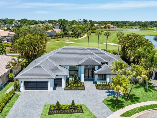 4-bedroom home for sale in Boca Raton - 17934 Milburn Way - MondialRealty