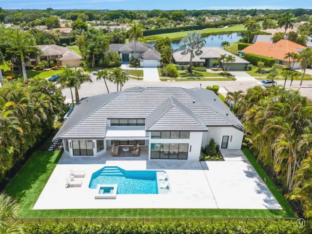 4-bedroom home for sale in Boca Raton - 17934 Milburn Way - MondialRealty