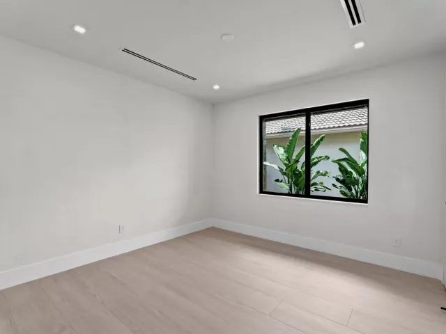 4-bedroom home for sale in Boca Raton - 17934 Milburn Way - MondialRealty