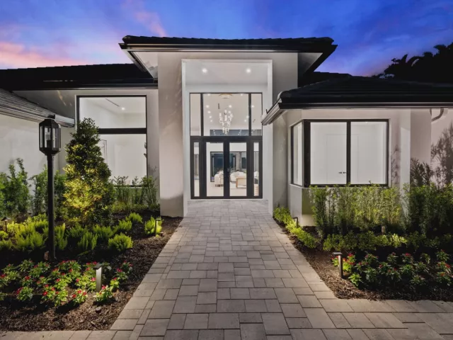 4-bedroom home for sale in Boca Raton - 17934 Milburn Way - MondialRealty