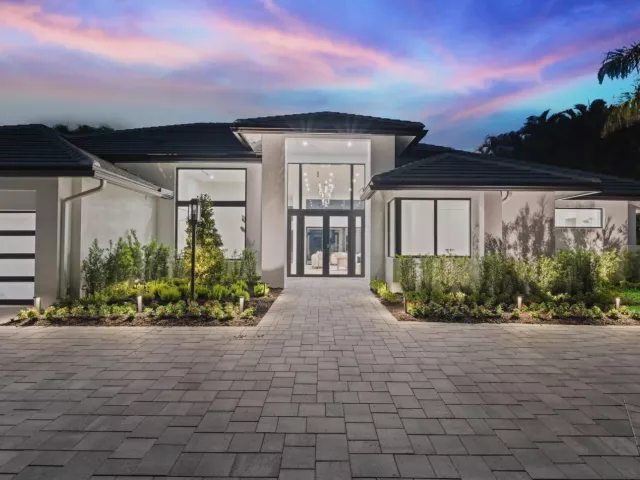 4-bedroom home for sale in Boca Raton - 17934 Milburn Way - MondialRealty